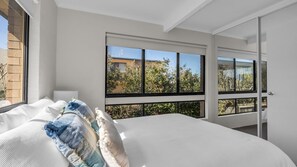 3 bedrooms, bed sheets