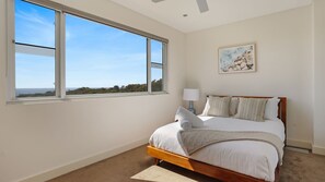6 bedrooms, iron/ironing board, free WiFi, bed sheets - Short Point Quarters - Whole House (Merimbula)