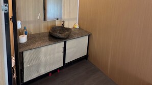Kamar Double atau Twin Keluarga | Kamar mandi