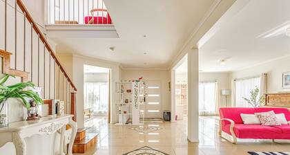 StayAU Family Home in Caroline Springs