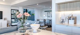 The Hamptons Lake House Noosa Heads Luxury House