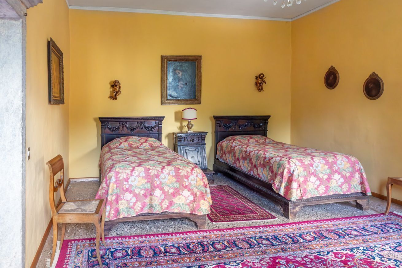 3 Schlafzimmer, Schreibtisch, Bügeleisen/Bügelbrett, WLAN