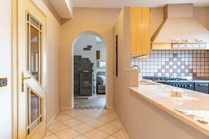 Réfrigérateur, four, plaque de cuisson, lave-vaisselle