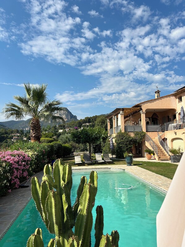 Outdoor pool - Tres Belle Villa a Vence, vue Panoramique au Calme (Vence)
