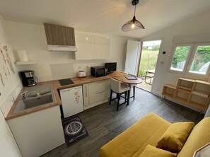 微波炉、炉灶、茶具/咖啡用具、电热水壶