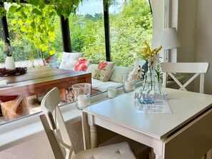 Bungalow | Dining