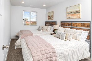 6 bedrooms, iron/ironing board, travel cot, free WiFi