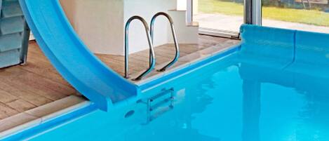 Casa | Alberca | Alberca techada y alberca al aire libre