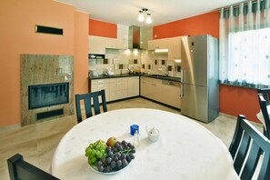 Villa | Dining - Villa in Mielno Near Seaside Beach (Mielno)