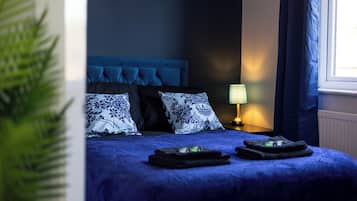 3 bedrooms, desk, iron/ironing board, free WiFi