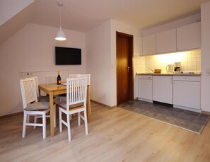 Apartment | Dining