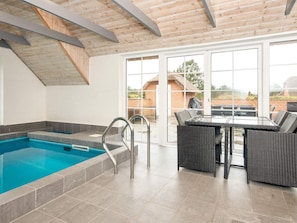 House | Pool