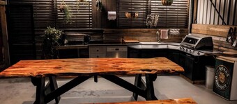 Humbug Views - Bunk House & Hot Tub!