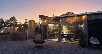 Humbug Views - Bunk House & Hot Tub!