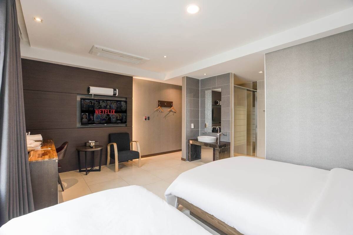 Basic Twin Room | Free WiFi