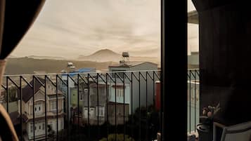 Premium Apartment, Hill View | Balcony