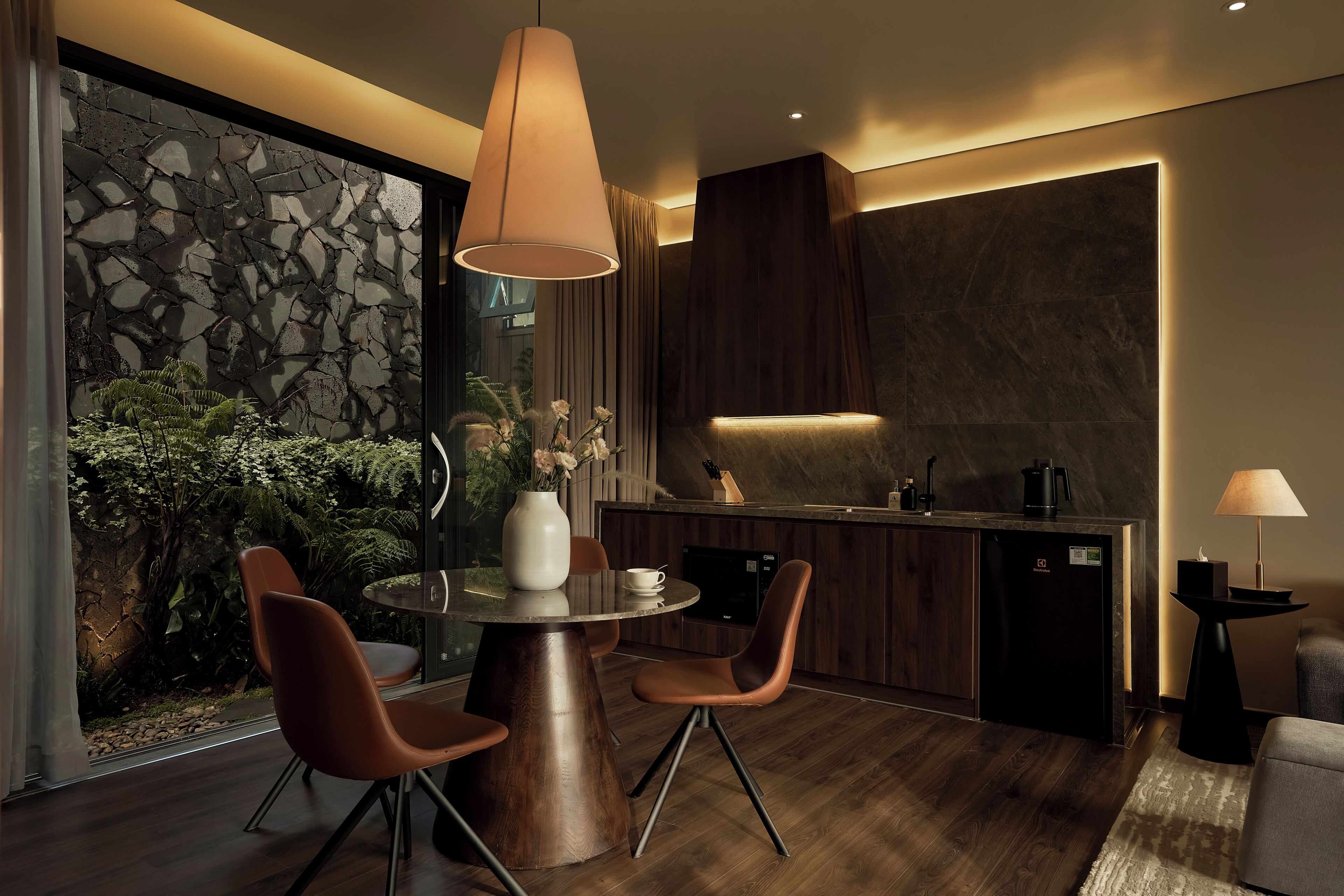 Standard Apartment, Garden View | Private kitchen | Fridge, microwave, stovetop, rice cooker