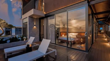 Premium Apartment, Hill View | Balcony