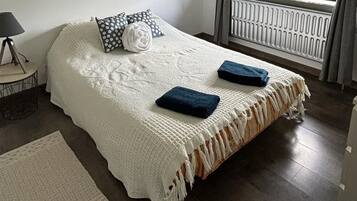 Villa | 4 bedrooms, individually furnished, bed sheets