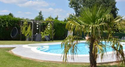 Villa With Private Pool In Blaregnies