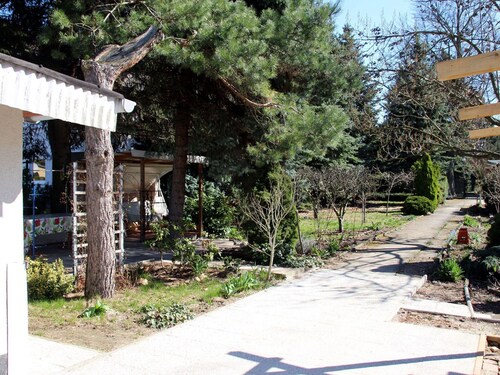 Bungalow Gartenidyll, Berlin