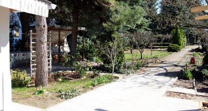 Bungalow Gartenidyll, Berlin