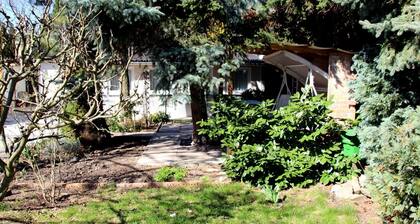Bungalow Gartenidyll, Berlin