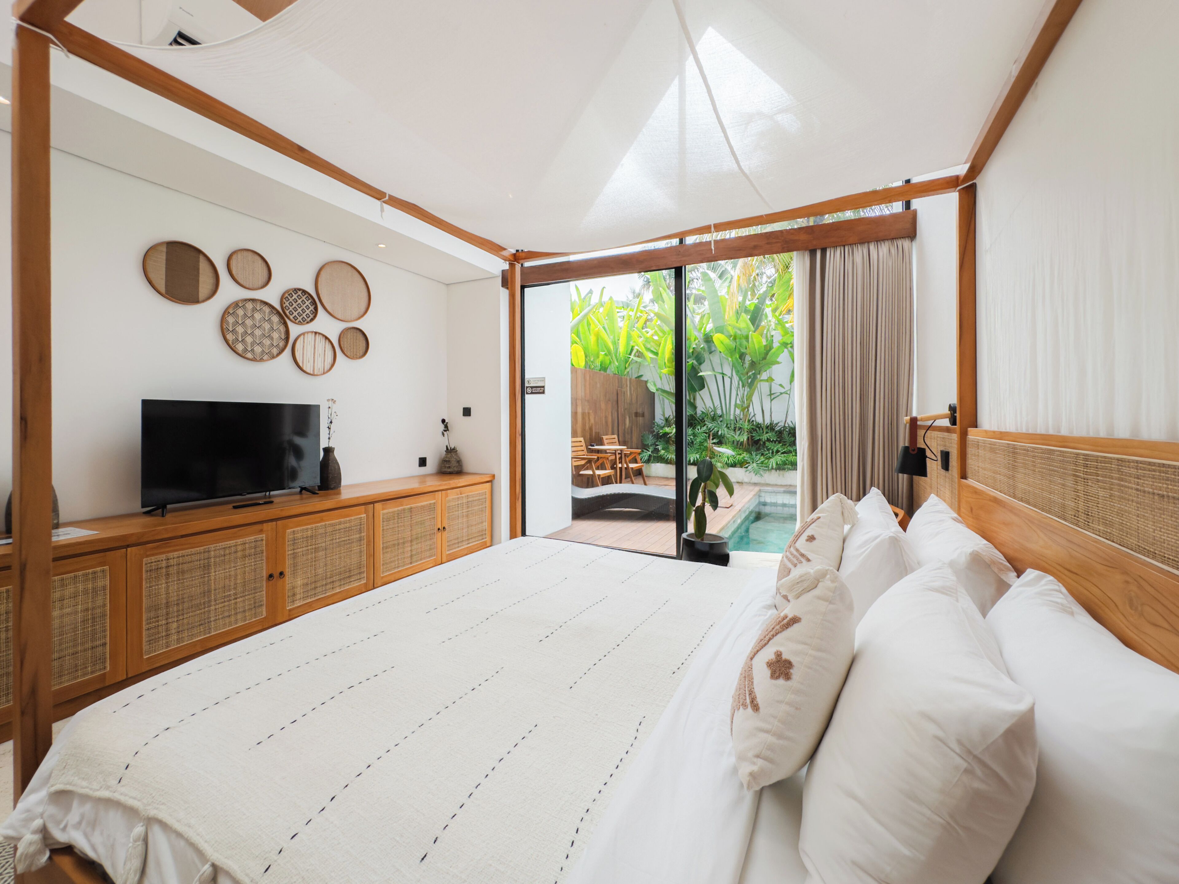 One Bedroom with Private Pool | 1 dormitorio, escritorio, sistema de insonorización y wifi gratis