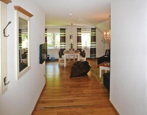 Apartment | Living room - Ferienhof Landhaus Markus, Suderschwei (Stadland)