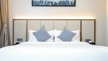 Studio - Disability Access | Zimmersafe, individuell eingerichtet, laptopgeeigneter Arbeitsplatz