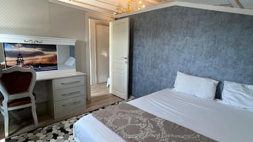 Comfort Apartment, Courtyard View | 1 bedroom, premium bedding, desk, laptop workspace