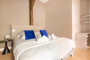 Premium bedding, iron/ironing board, free cots/infant beds, free WiFi - Au Chat Qui Dort Lille - Gare (Lille)