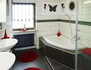 Apartment | Badezimmer