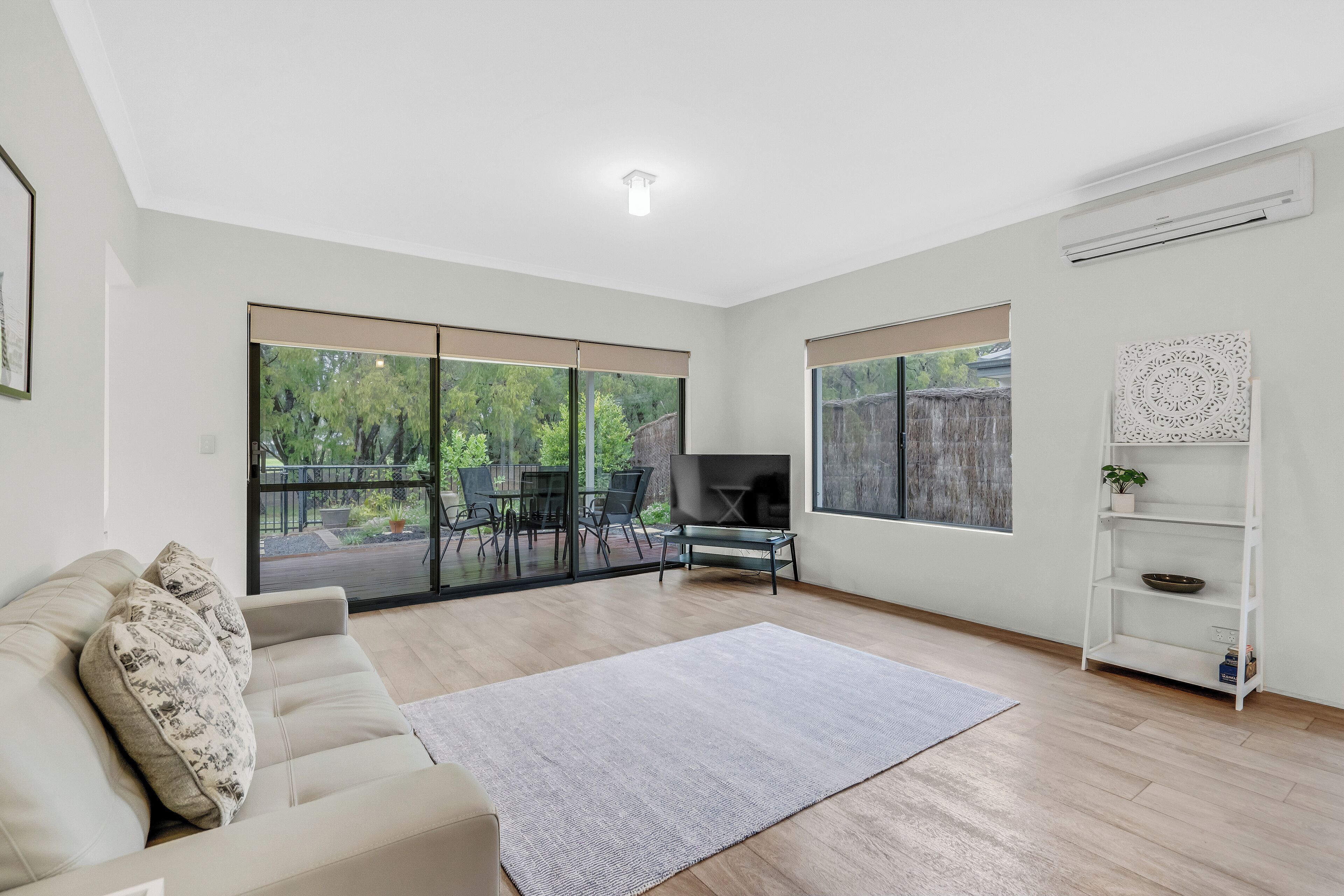 Deluxe House, Multiple Beds, Non Smoking | Living area