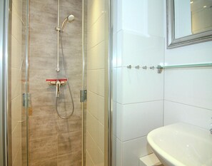 Apartment | Bathroom - Ferienwohnung, St. Peter-ording (St. Peter-Ording)