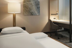 In-room safe, desk, laptop workspace, blackout drapes - SpringHill Suites by Marriott Lexington Frankfort (Frankfort)