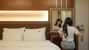 Free WiFi, bed sheets