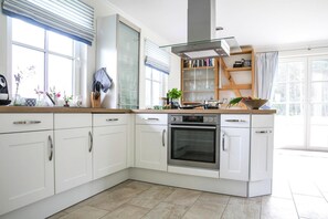 House | Private kitchen | Highchair - Ferienhaus in Fuhlendorf (Fuhlendorf)