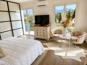 3 Schlafzimmer, Zimmersafe, Schreibtisch, Bügeleisen/Bügelbrett