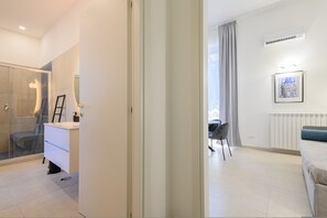 1 bedroom - Into Mann - Vaso blu (Naples)