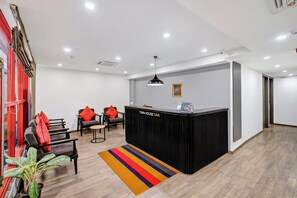 Reception - Hotel Woodland Suites Near Delhi Airport (New Delhi)