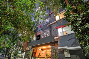 Exterior - Hotel Woodland Suites Near Delhi Airport (New Delhi)