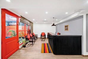 Reception - Hotel Woodland Suites Near Delhi Airport (New Delhi)