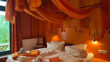 House | 15 bedrooms, individually furnished