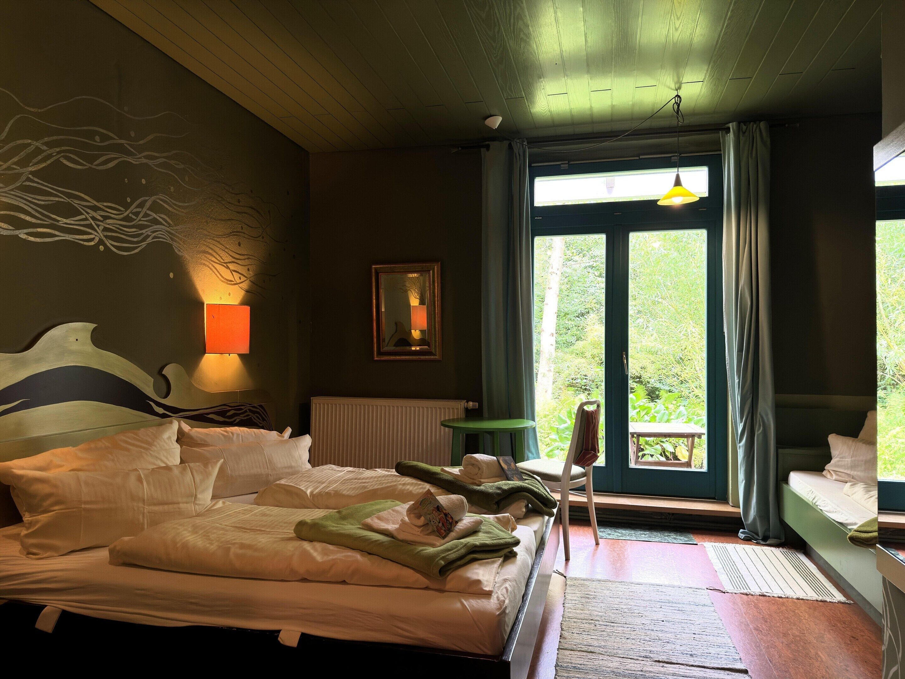 House | 15 bedrooms, individually furnished