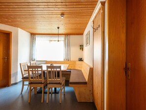Apartment | Dining - Spacious Apartment With Solarium (Gaschurn)