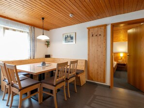 Apartment | Dining - Spacious Apartment With Solarium (Gaschurn)