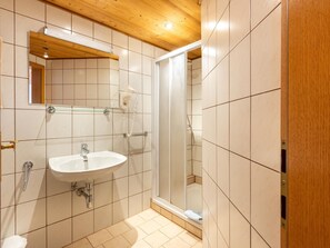 Apartment | Bathroom