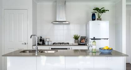 Whale of a Time - Vasse: Your Perfect Retreat for Comfort and Nature