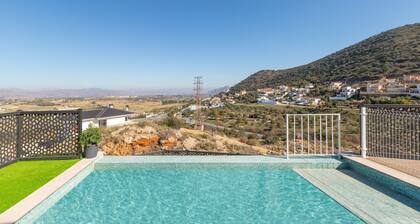 La Piedra De Coin - Villa With Private Pool